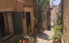 Old Town E Apartments